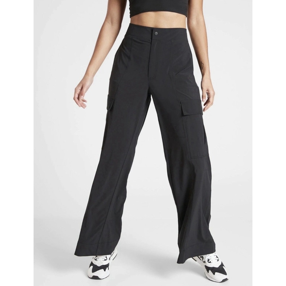 Athleta Chelsea Utility Wide Leg Pants Black Size 6 Athleisure Cargo Hiking